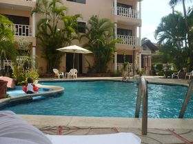 Apart Hotel El Candil Pool deck